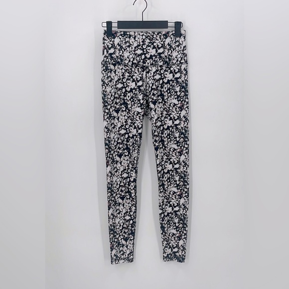 BALANCE Collection Leggings - Picture 1 of 3